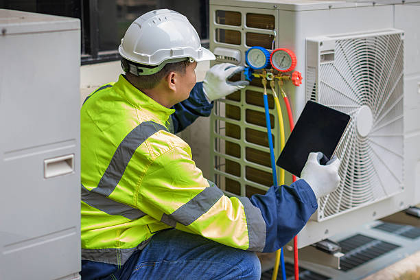 Professional Hvac technician working in Galveston, TX